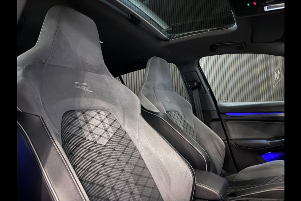 Volkswagen Golf 1.5 eTSI R-Line PANO | CAMERA | IQ LED | Blind Spot
