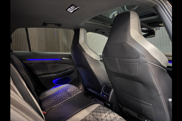 Volkswagen Golf 1.5 eTSI R-Line PANO | CAMERA | IQ LED | Blind Spot