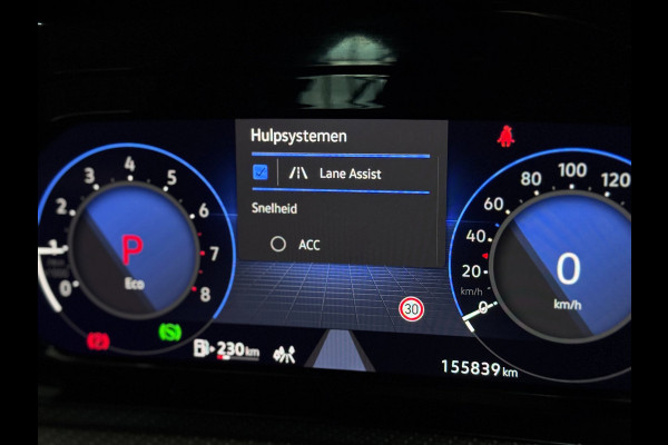 Volkswagen Golf 1.5 eTSI R-Line PANO | CAMERA | IQ LED | Blind Spot