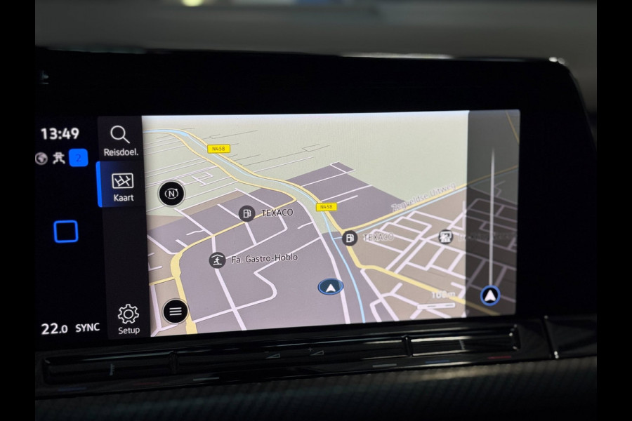 Volkswagen Golf 1.5 eTSI R-Line PANO | CAMERA | IQ LED | Blind Spot