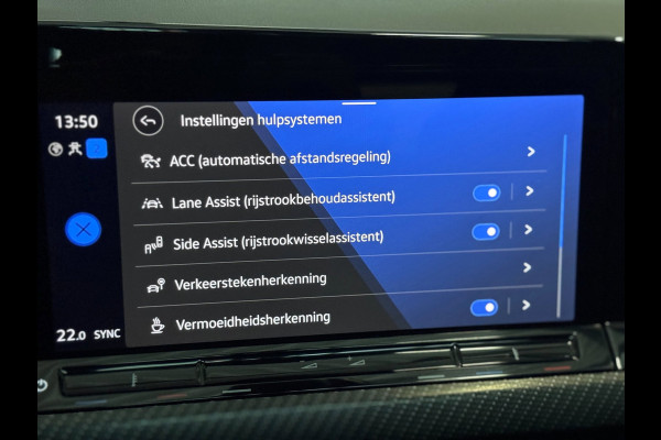 Volkswagen Golf 1.5 eTSI R-Line PANO | CAMERA | IQ LED | Blind Spot