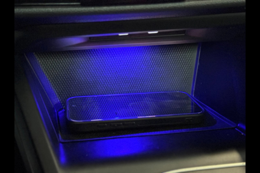Volkswagen Golf 1.5 eTSI R-Line PANO | CAMERA | IQ LED | Blind Spot