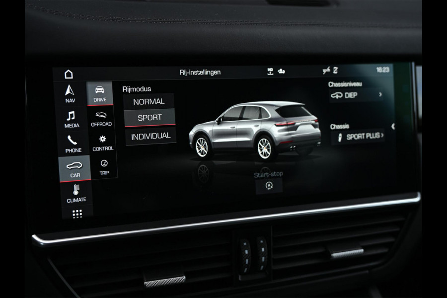 Porsche Cayenne 3.0 | Panoramadak | Achterasbesturing | Dealeronderhouden | 360 Camera | Luchtvering | Adaptive Cruise | Stoelverwarming V+A | Memory seat | Trekhaak |