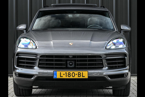 Porsche Cayenne 3.0 | Panoramadak | Achterasbesturing | Dealeronderhouden | 360 Camera | Luchtvering | Adaptive Cruise | Stoelverwarming V+A | Memory seat | Trekhaak |