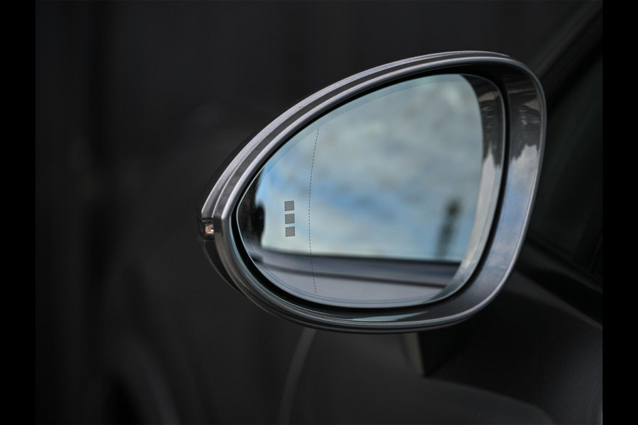Porsche Cayenne 3.0 | Panoramadak | Achterasbesturing | Dealeronderhouden | 360 Camera | Luchtvering | Adaptive Cruise | Stoelverwarming V+A | Memory seat | Trekhaak |