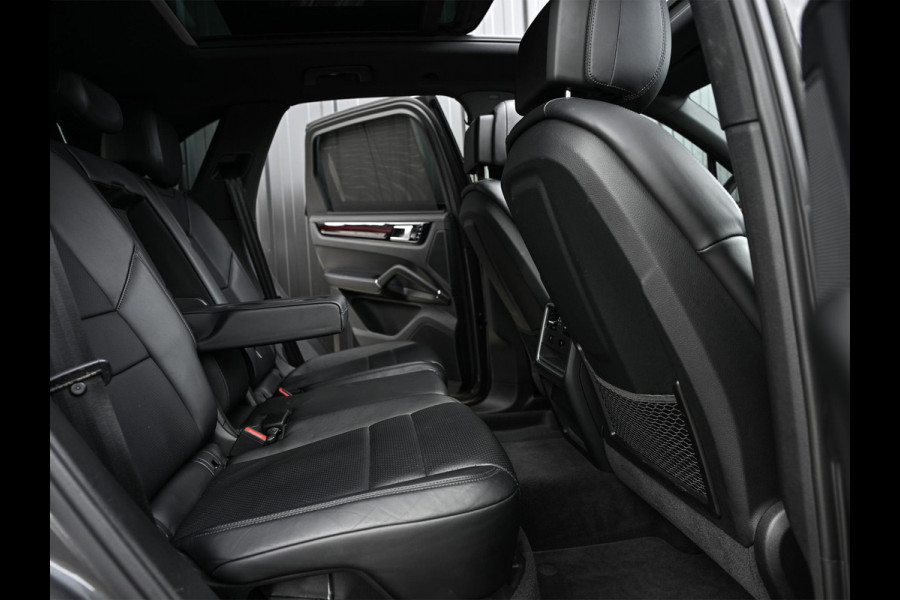 Porsche Cayenne 3.0 | Panoramadak | Achterasbesturing | Dealeronderhouden | 360 Camera | Luchtvering | Adaptive Cruise | Stoelverwarming V+A | Memory seat | Trekhaak |