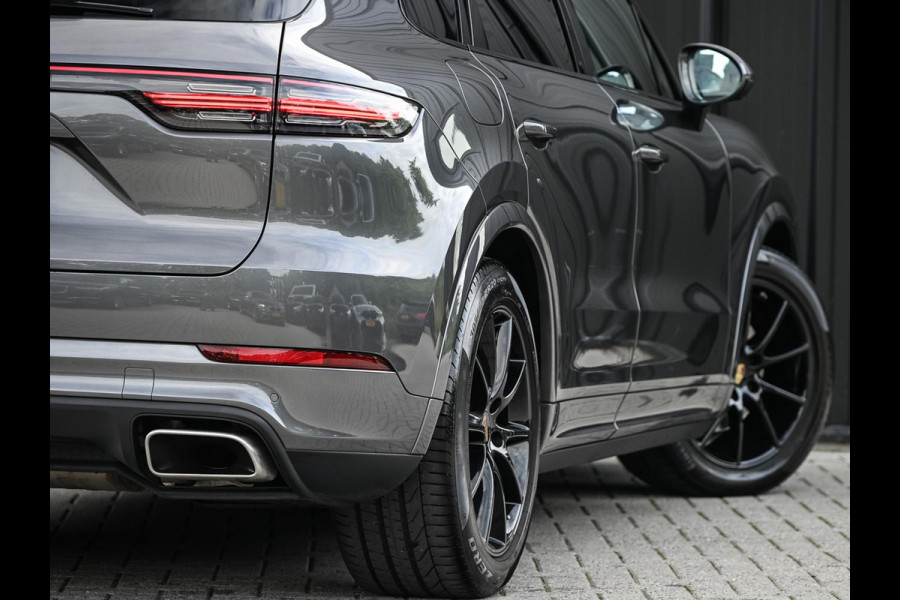 Porsche Cayenne 3.0 | Panoramadak | Achterasbesturing | Dealeronderhouden | 360 Camera | Luchtvering | Adaptive Cruise | Stoelverwarming V+A | Memory seat | Trekhaak |