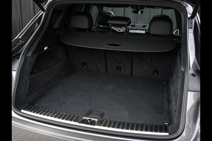 Porsche Cayenne 3.0 | Panoramadak | Achterasbesturing | Dealeronderhouden | 360 Camera | Luchtvering | Adaptive Cruise | Stoelverwarming V+A | Memory seat | Trekhaak |