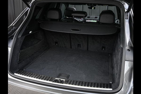 Porsche Cayenne 3.0 | Panoramadak | Achterasbesturing | Dealeronderhouden | 360 Camera | Luchtvering | Adaptive Cruise | Stoelverwarming V+A | Memory seat | Trekhaak |
