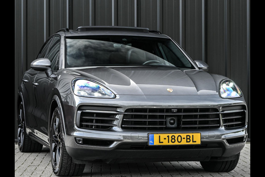 Porsche Cayenne 3.0 | Panoramadak | Achterasbesturing | Dealeronderhouden | 360 Camera | Luchtvering | Adaptive Cruise | Stoelverwarming V+A | Memory seat | Trekhaak |