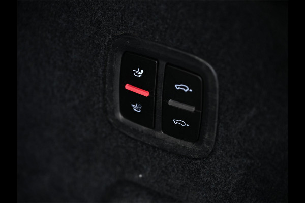 Porsche Cayenne 3.0 | Panoramadak | Achterasbesturing | Dealeronderhouden | 360 Camera | Luchtvering | Adaptive Cruise | Stoelverwarming V+A | Memory seat | Trekhaak |
