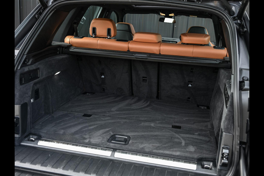 BMW X5 xDrive45e High Executive Panoramadak | M-Performance Seats | NL-Auto | Dealeronderhouden | Carbon Inleg | Active Cruise | Camera | Luchtvering | Memory Seats | Ambiance Interieur | Trekhaak |
