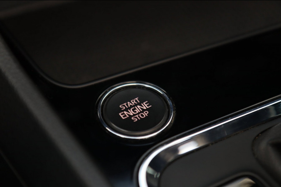 Seat Ateca 1.4 EcoTSI Xcellence / PANODAK / KEYLESS / ACC / CAMERA / STOELVERW