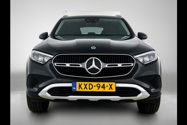 Mercedes-Benz GLC 300 e 4MATIC Plug-In Hybride Trekhaak | Panorama Schuif-Kanteldak | Parkeerpakket met achteruitcamera | Distronic | Ledkolampen | Advanced Soundsystem. Inclusief 24 maanden Mercedes-Benz Certified garantie voor Europa.