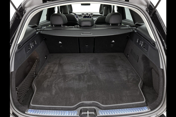 Mercedes-Benz GLC 300 e 4MATIC Plug-In Hybride Trekhaak | Panorama Schuif-Kanteldak | Parkeerpakket met achteruitcamera | Distronic | Ledkolampen | Advanced Soundsystem. Inclusief 24 maanden Mercedes-Benz Certified garantie voor Europa.