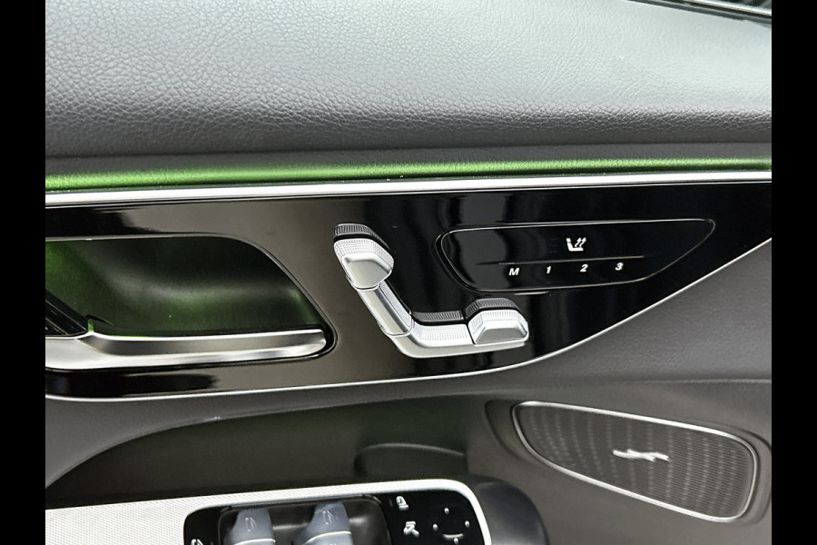 Mercedes-Benz GLC 300 e 4MATIC Plug-In Hybride Trekhaak | Panorama Schuif-Kanteldak | Parkeerpakket met achteruitcamera | Distronic | Ledkolampen | Advanced Soundsystem. Inclusief 24 maanden Mercedes-Benz Certified garantie voor Europa.
