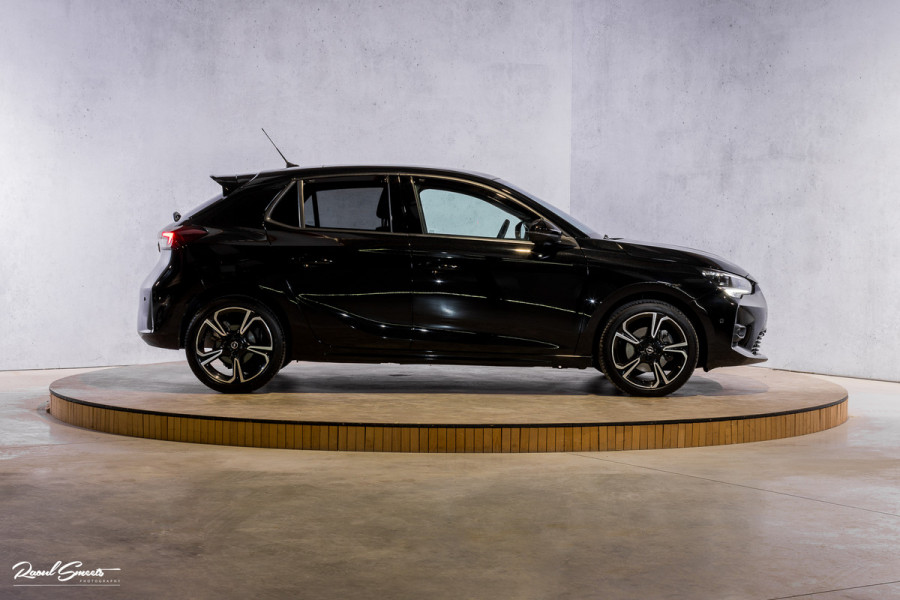 Opel Corsa 1.2 GS Line | Panoramadak | Blis | Keyless | Apple carplay | Metallic |
