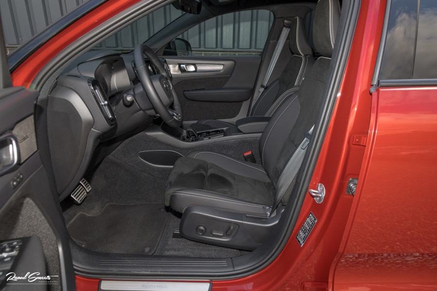 Volvo XC40 Recharge Twin Pro | Panoramadak | Adaptieve cruise | Memory | Harman Kardon | Blis |
