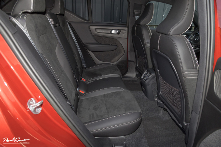 Volvo XC40 Recharge Twin Pro | Panoramadak | Adaptieve cruise | Memory | Harman Kardon | Blis |