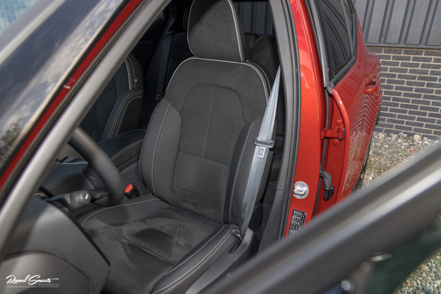 Volvo XC40 Recharge Twin Pro | Panoramadak | Adaptieve cruise | Memory | Harman Kardon | Blis |