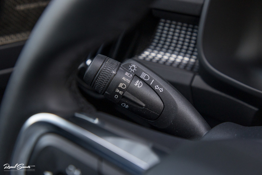 Volvo XC40 Recharge Twin Pro | Panoramadak | Adaptieve cruise | Memory | Harman Kardon | Blis |