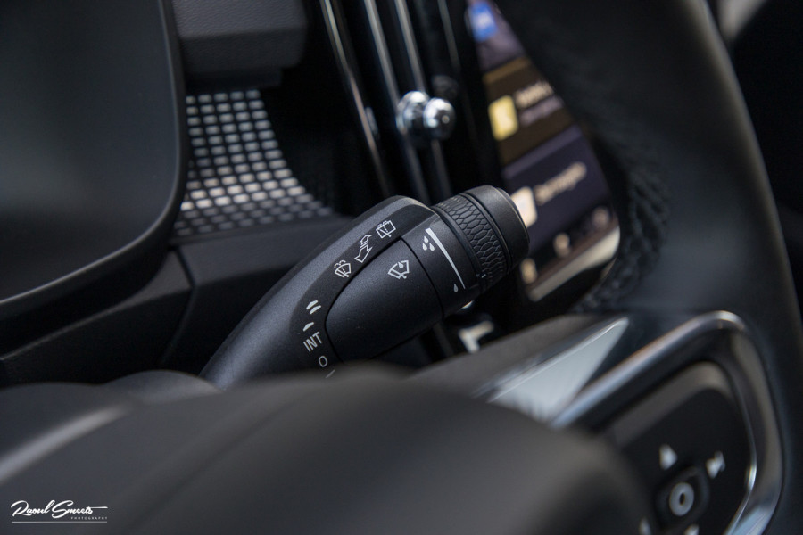 Volvo XC40 Recharge Twin Pro | Panoramadak | Adaptieve cruise | Memory | Harman Kardon | Blis |