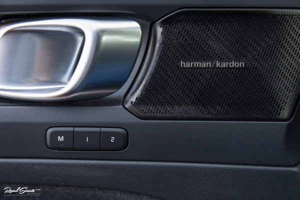 Volvo XC40 Recharge Twin Pro | Panoramadak | Adaptieve cruise | Memory | Harman Kardon | Blis |