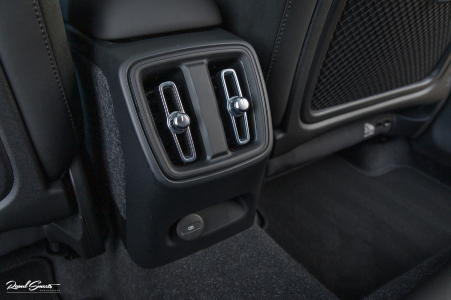 Volvo XC40 Recharge Twin Pro | Panoramadak | Adaptieve cruise | Memory | Harman Kardon | Blis |