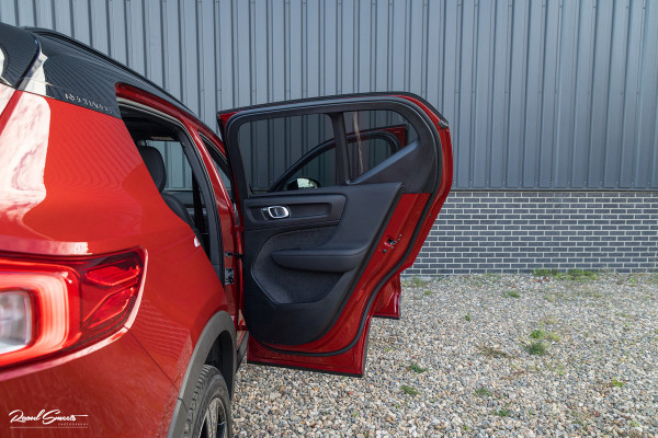 Volvo XC40 Recharge Twin Pro | Panoramadak | Adaptieve cruise | Memory | Harman Kardon | Blis |