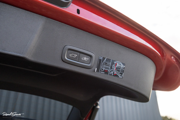 Volvo XC40 Recharge Twin Pro | Panoramadak | Adaptieve cruise | Memory | Harman Kardon | Blis |