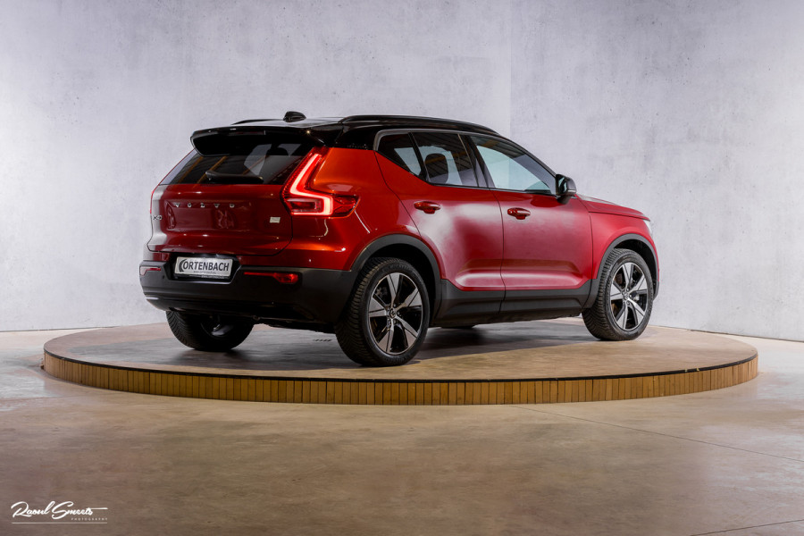 Volvo XC40 Recharge Twin Pro | Panoramadak | Adaptieve cruise | Memory | Harman Kardon | Blis |
