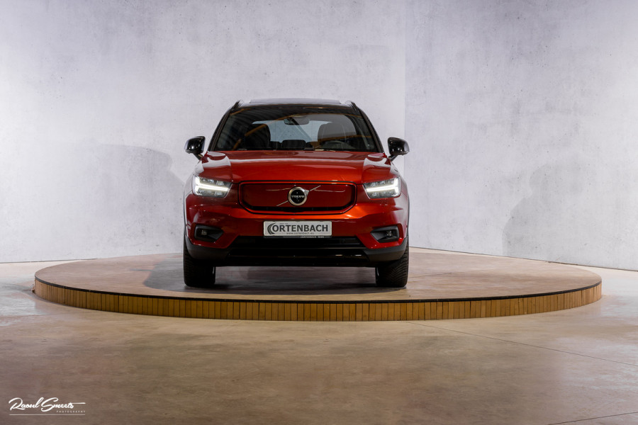 Volvo XC40 Recharge Twin Pro | Panoramadak | Adaptieve cruise | Memory | Harman Kardon | Blis |