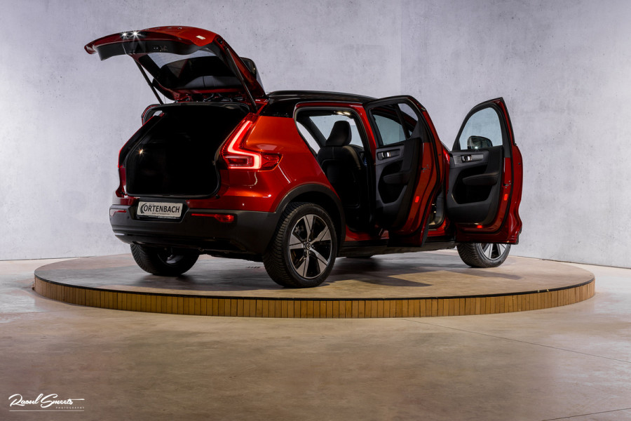 Volvo XC40 Recharge Twin Pro | Panoramadak | Adaptieve cruise | Memory | Harman Kardon | Blis |