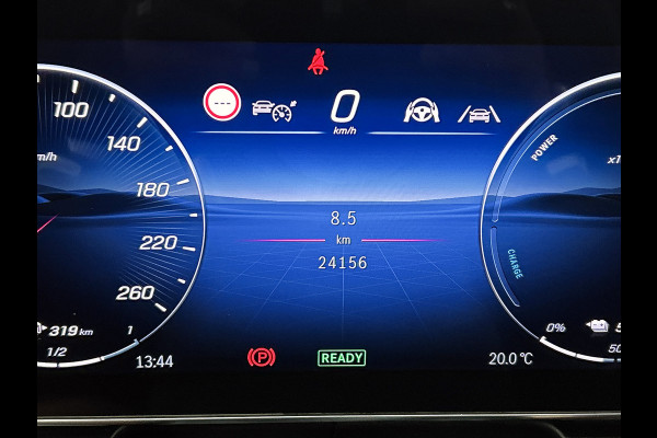 Mercedes-Benz GLC 300 e 4MATIC AMG Plug-In Hybride Luchtvering | AMG Premium | Night Pakket | Alarm klasse 3 | Head-up-Display | Panorama Schuif-Kanteldak. Inclusief 24 maanden MB Certified garantie voor Europa.