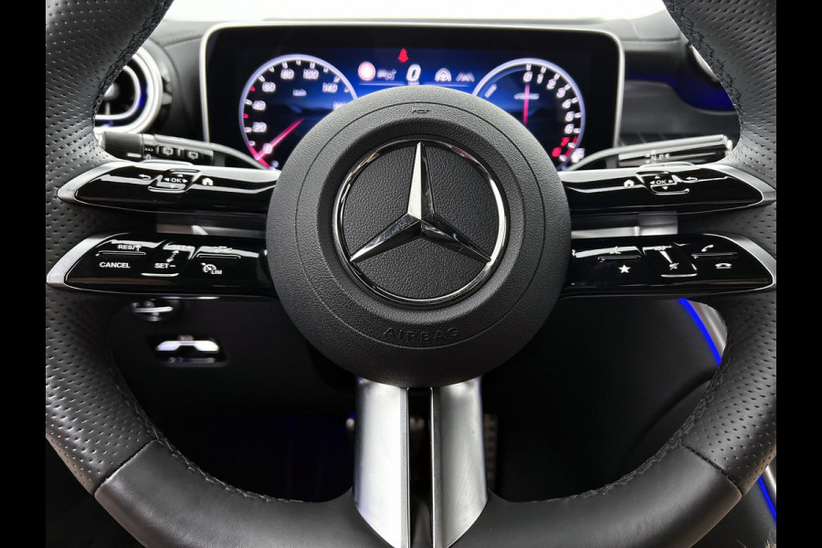 Mercedes-Benz GLC 300 e 4MATIC AMG Plug-In Hybride Luchtvering | AMG Premium | Night Pakket | Alarm klasse 3 | Head-up-Display | Panorama Schuif-Kanteldak. Inclusief 24 maanden MB Certified garantie voor Europa.