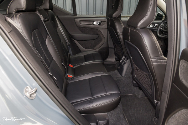 Volvo XC40 1.5 T4 Plug-in hybrid Plus Dark | Adaptieve cruise | Memory | Blis | Harman Kardon |