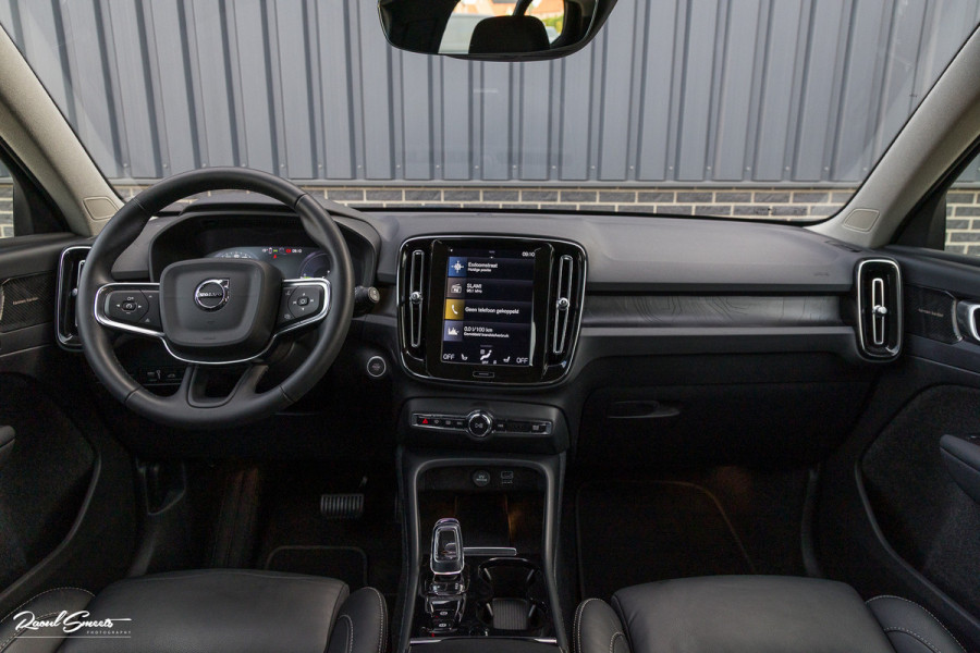 Volvo XC40 1.5 T4 Plug-in hybrid Plus Dark | Adaptieve cruise | Memory | Blis | Harman Kardon |