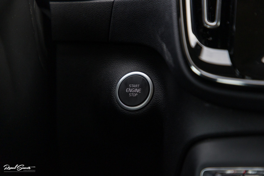 Volvo XC40 1.5 T4 Plug-in hybrid Plus Dark | Adaptieve cruise | Memory | Blis | Harman Kardon |