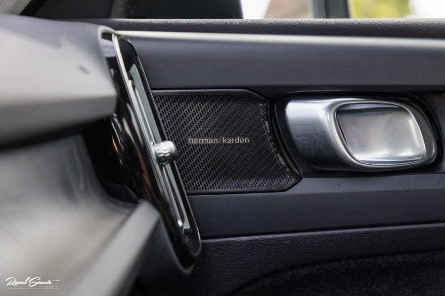 Volvo XC40 1.5 T4 Plug-in hybrid Plus Dark | Adaptieve cruise | Memory | Blis | Harman Kardon |