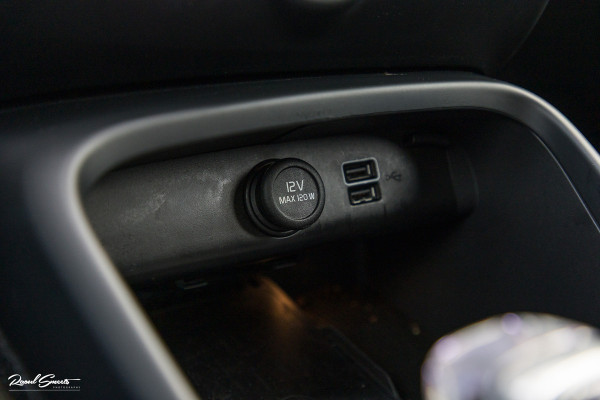 Volvo XC40 1.5 T4 Plug-in hybrid Plus Dark | Adaptieve cruise | Memory | Blis | Harman Kardon |