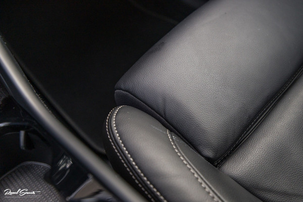 Volvo XC40 1.5 T4 Plug-in hybrid Plus Dark | Adaptieve cruise | Memory | Blis | Harman Kardon |