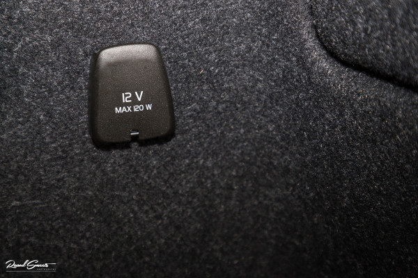 Volvo XC40 1.5 T4 Plug-in hybrid Plus Dark | Adaptieve cruise | Memory | Blis | Harman Kardon |