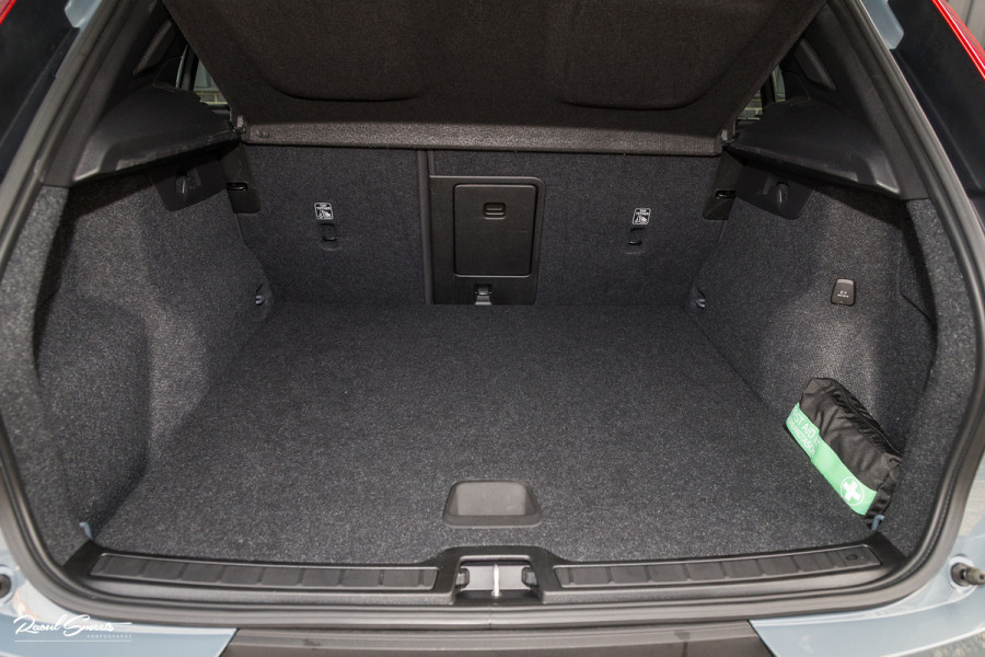 Volvo XC40 1.5 T4 Plug-in hybrid Plus Dark | Adaptieve cruise | Memory | Blis | Harman Kardon |