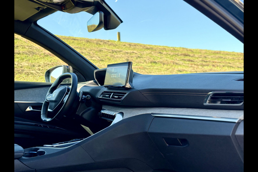 Peugeot 5008 1.2 PureTech GT 7 Zitplaatsen | Apple CarPlay | Android Auto | PDC V&A | Camera