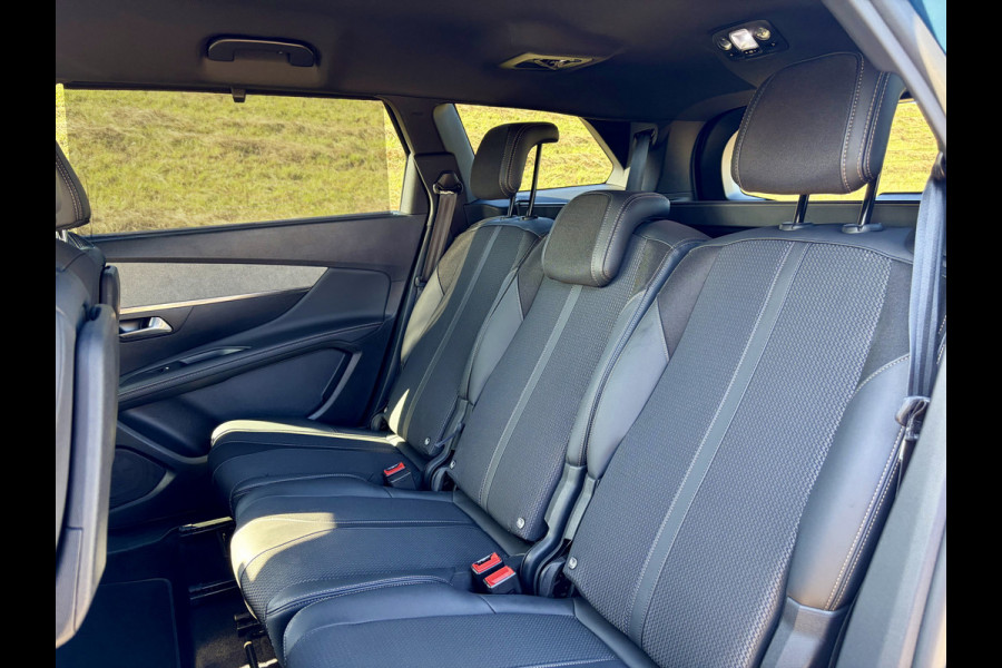Peugeot 5008 1.2 PureTech GT 7 Zitplaatsen | Apple CarPlay | Android Auto | PDC V&A | Camera
