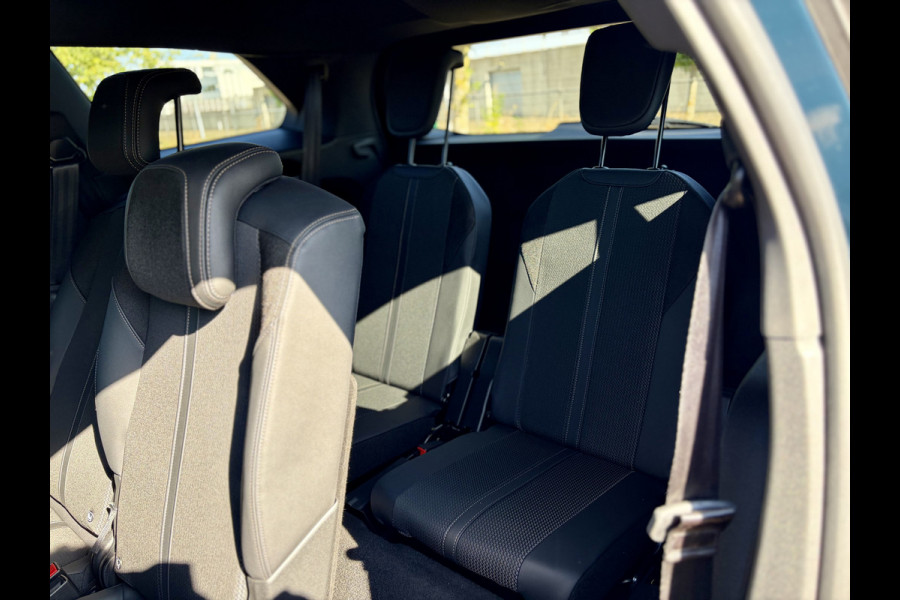 Peugeot 5008 1.2 PureTech GT 7 Zitplaatsen | Apple CarPlay | Android Auto | PDC V&A | Camera