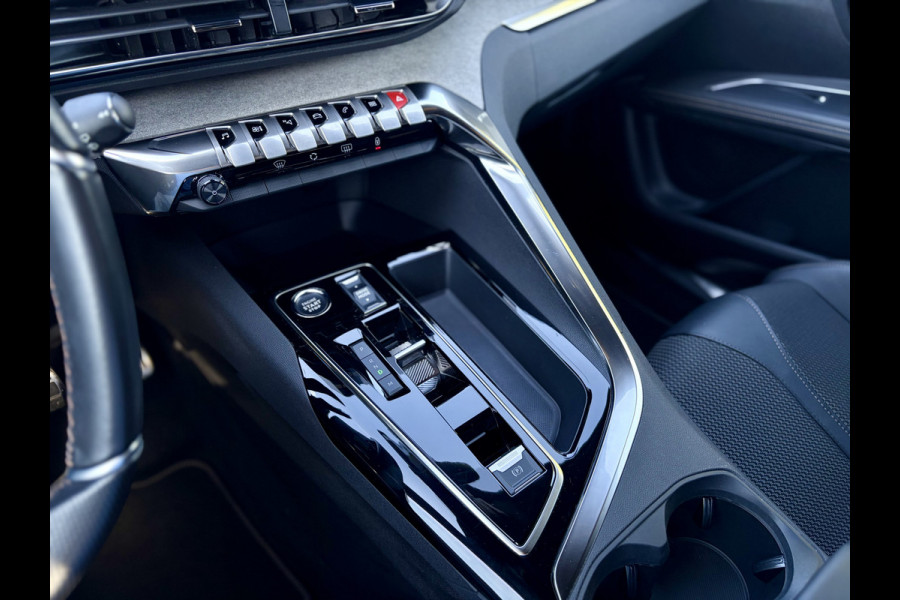 Peugeot 5008 1.2 PureTech GT 7 Zitplaatsen | Apple CarPlay | Android Auto | PDC V&A | Camera
