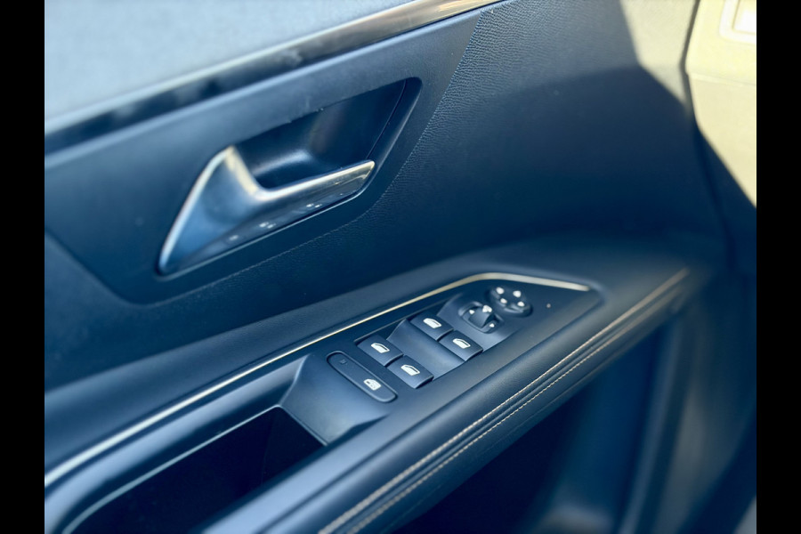 Peugeot 5008 1.2 PureTech GT 7 Zitplaatsen | Apple CarPlay | Android Auto | PDC V&A | Camera