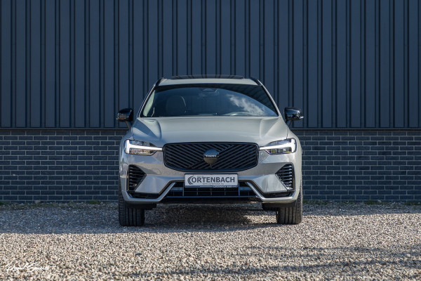 Volvo XC60 2.0 T6 Plug-in hybrid AWD Plus Black Edition Long Range | Facelift | Zwenkbare trekhaak | Panoramadak | Memory | Blis | Harman Kardon |