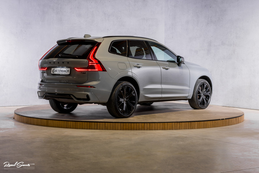 Volvo XC60 2.0 T6 Plug-in hybrid AWD Plus Black Edition Long Range | Facelift | Zwenkbare trekhaak | Panoramadak | Memory | Blis | Harman Kardon |